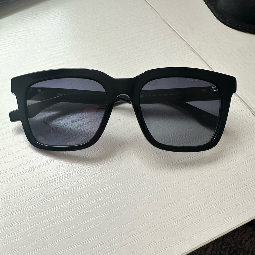 Marc Jacob’s women sunglasses
